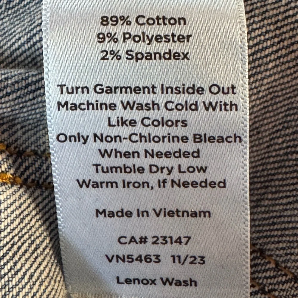 TALBOTS Straight Leg Crop Jeans Raw Hem Lenox Wash (6) - Picture 7 of 17